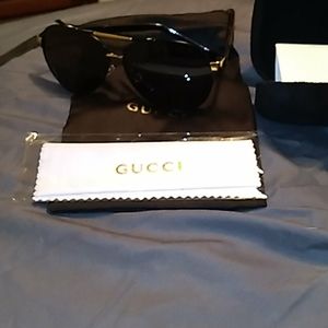Gucci sun shades